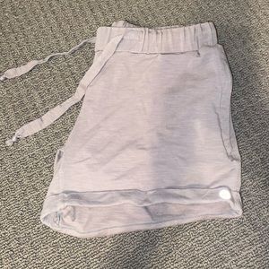 SENTÍA ATHLETICS light purple/ tan shorts!